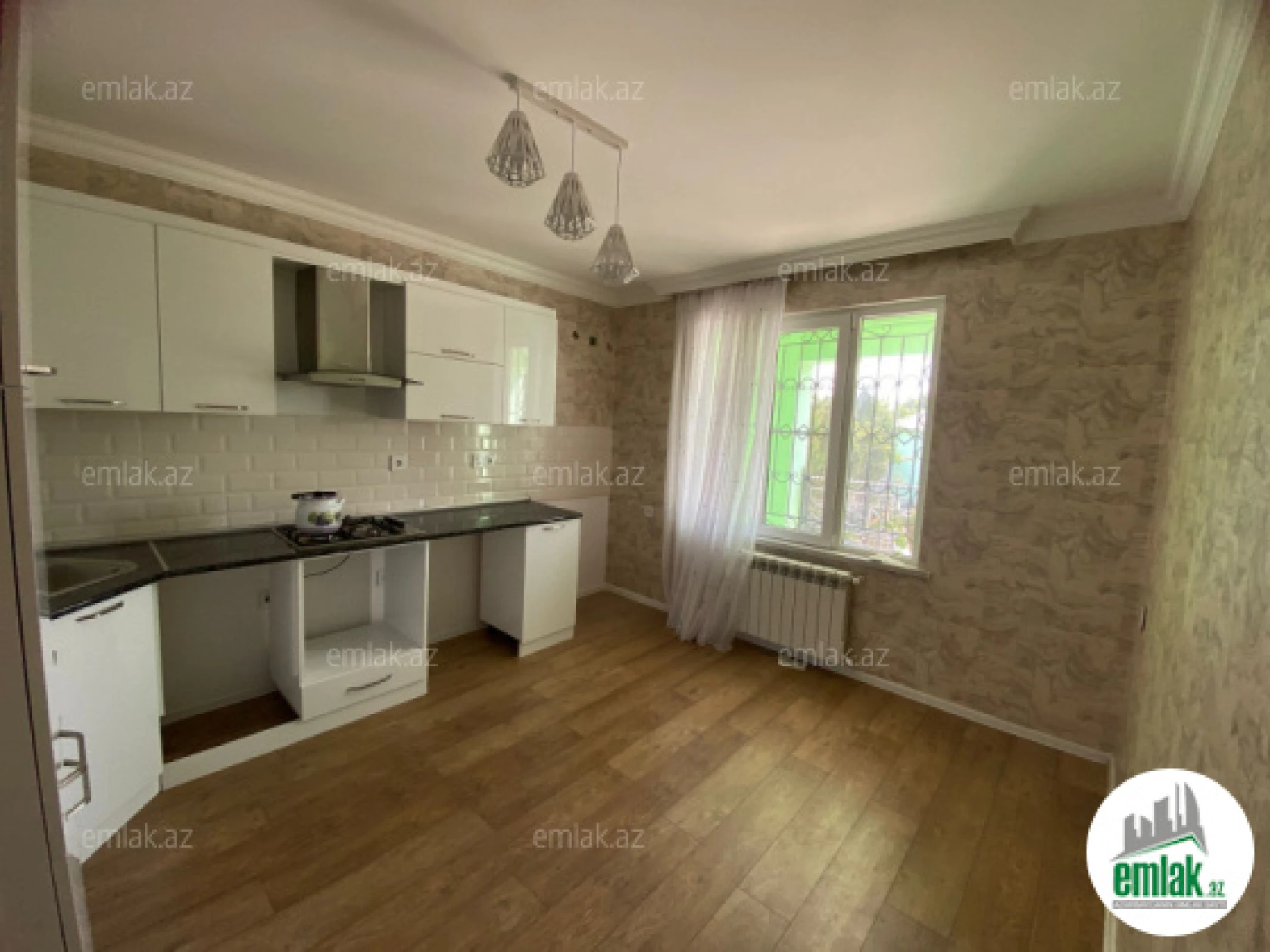 Satılır 5 otaqlı həyət evi 280 m²