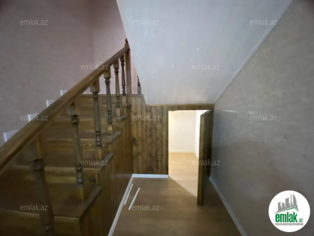 Satılır 5 otaqlı həyət evi 280 m²