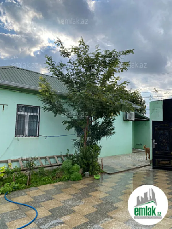 Satılır 5 otaqlı həyət evi 280 m²