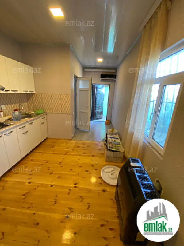 Satılır 5 otaqlı həyət evi 280 m²