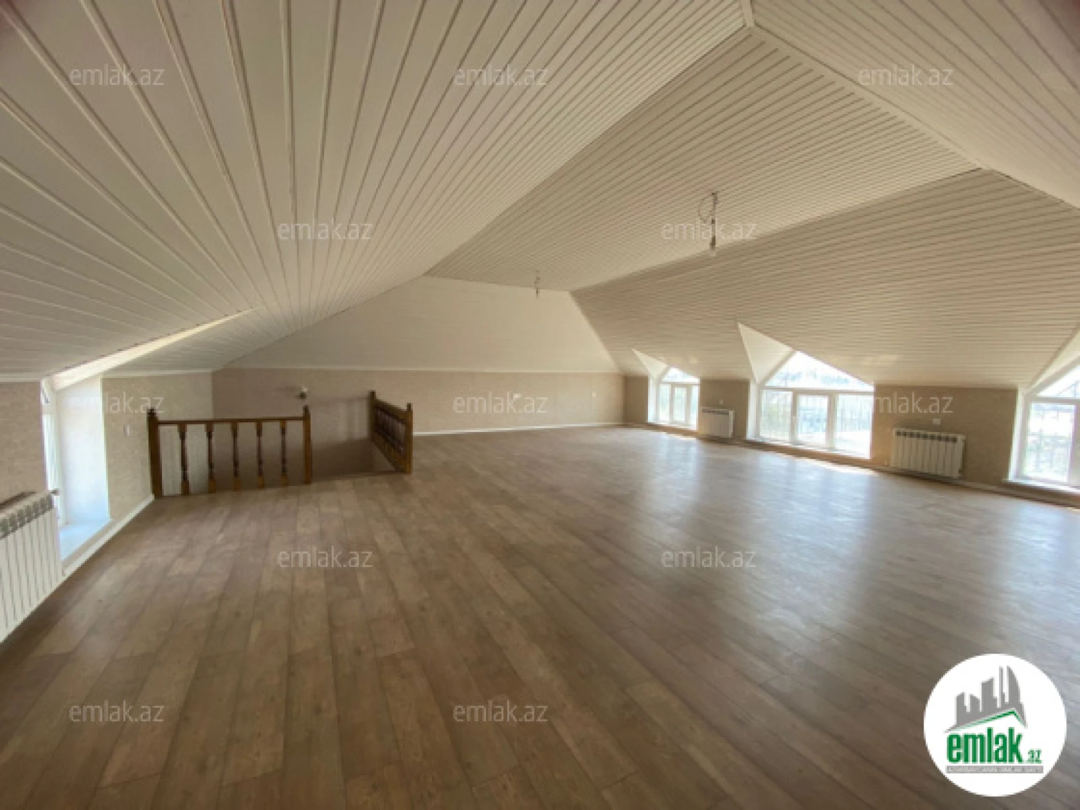 Satılır 5 otaqlı həyət evi 280 m²