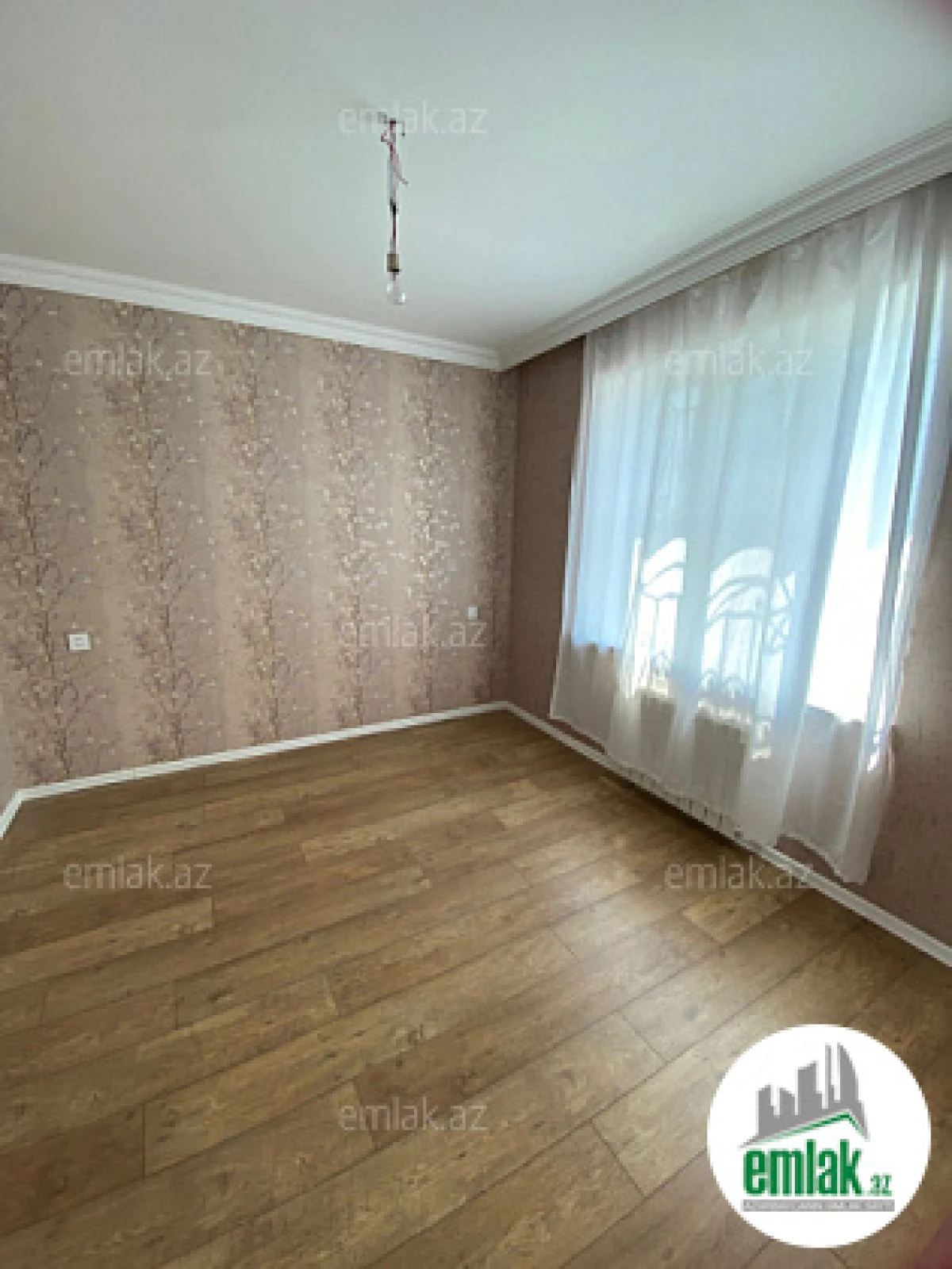 Satılır 5 otaqlı həyət evi 280 m²