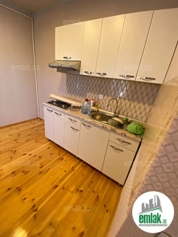 Satılır 5 otaqlı həyət evi 280 m²