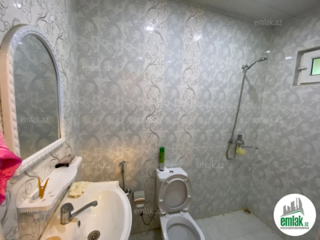 Satılır 5 otaqlı həyət evi 280 m²