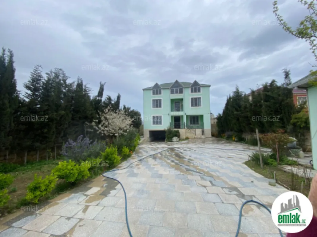 Satılır 5 otaqlı həyət evi 280 m²