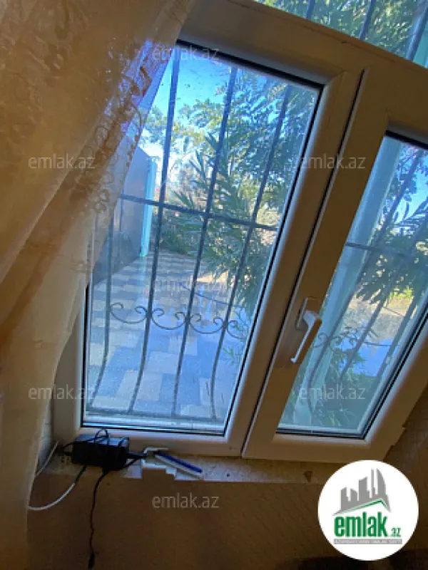 Satılır 5 otaqlı həyət evi 280 m²