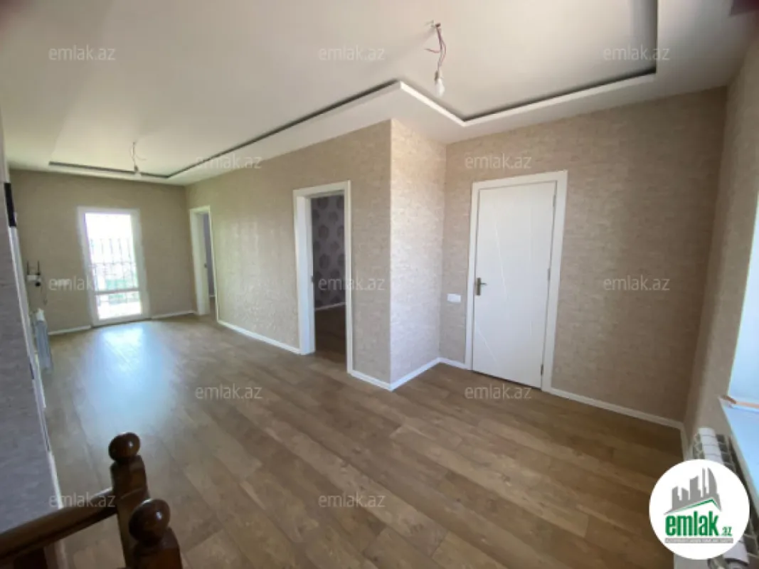 Satılır 5 otaqlı həyət evi 280 m²