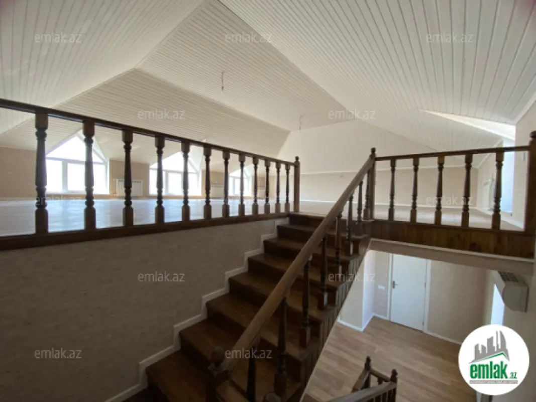 Satılır 5 otaqlı həyət evi 280 m²