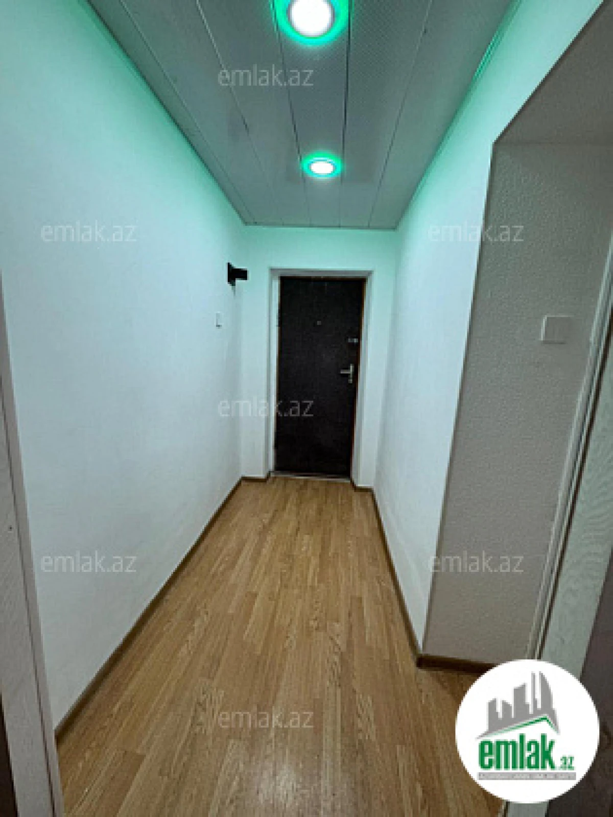 Satılır 2 otaqlı köhnə tikili 50 m²