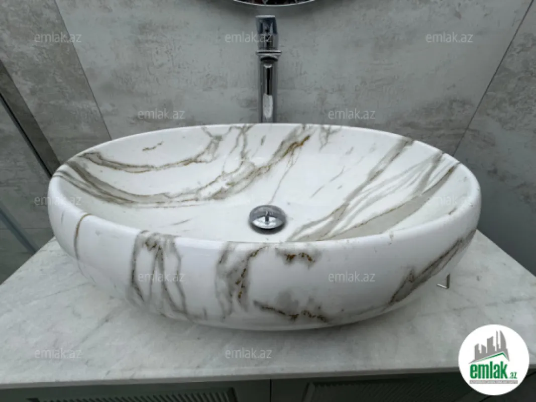 Satılır 2 otaqlı yeni tikili 85 m²