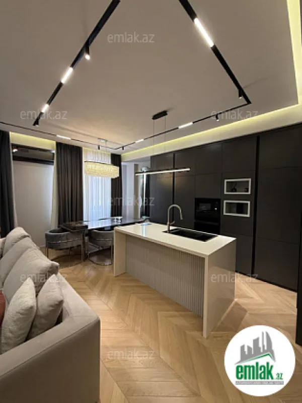 Satılır 3 otaqlı yeni tikili 135 m²
