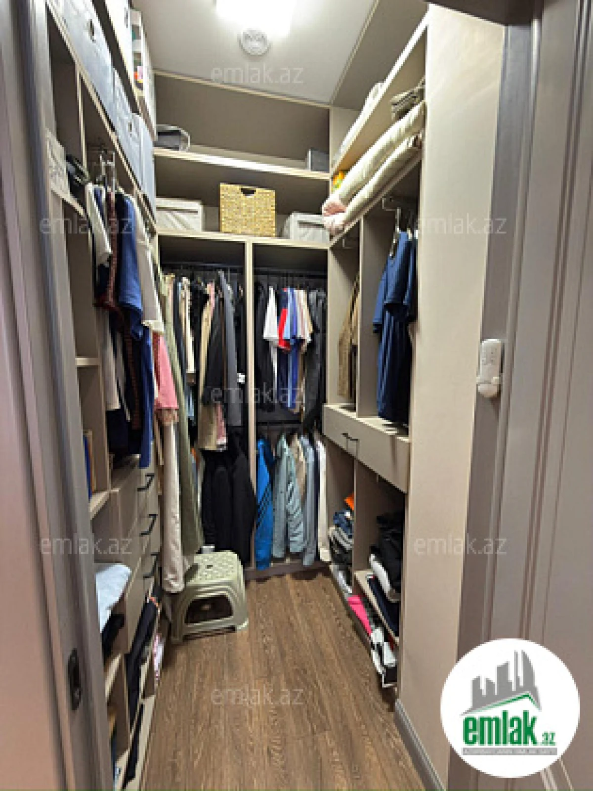 Satılır 3 otaqlı yeni tikili 128 m²