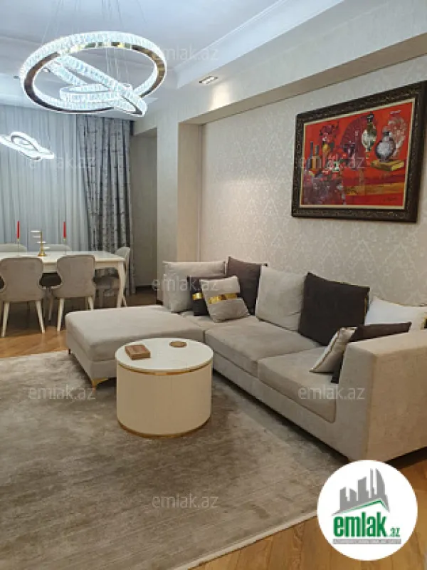 Satılır 4 otaqlı yeni tikili 130 m²