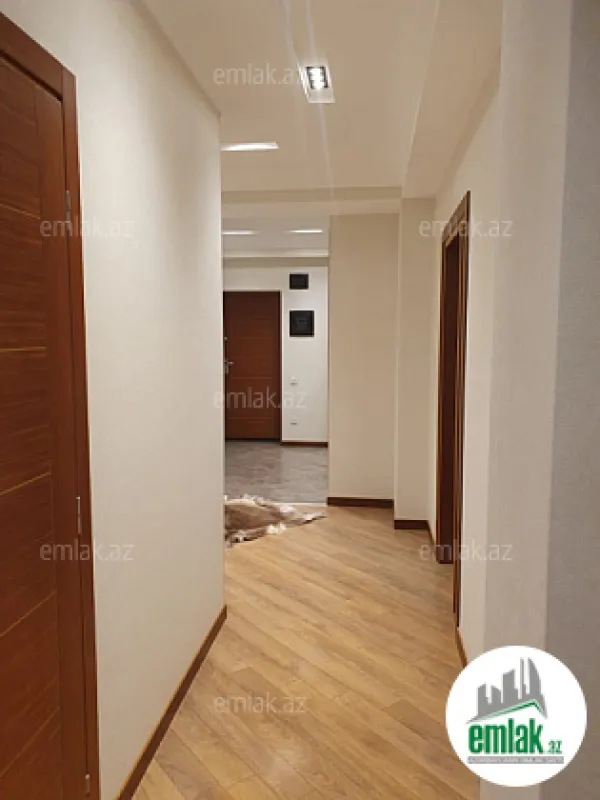 Satılır 4 otaqlı yeni tikili 130 m²