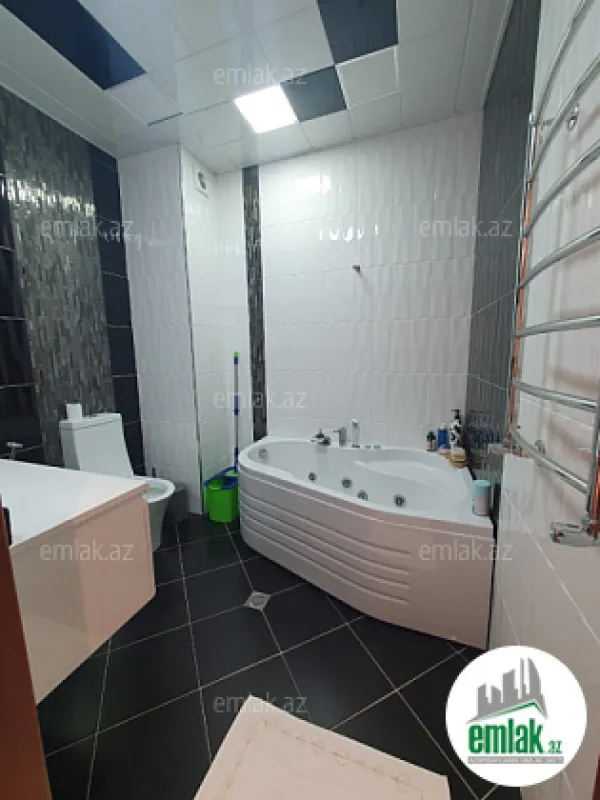 Satılır 4 otaqlı yeni tikili 130 m²