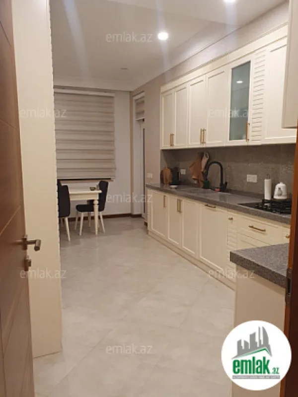 Satılır 4 otaqlı yeni tikili 130 m²