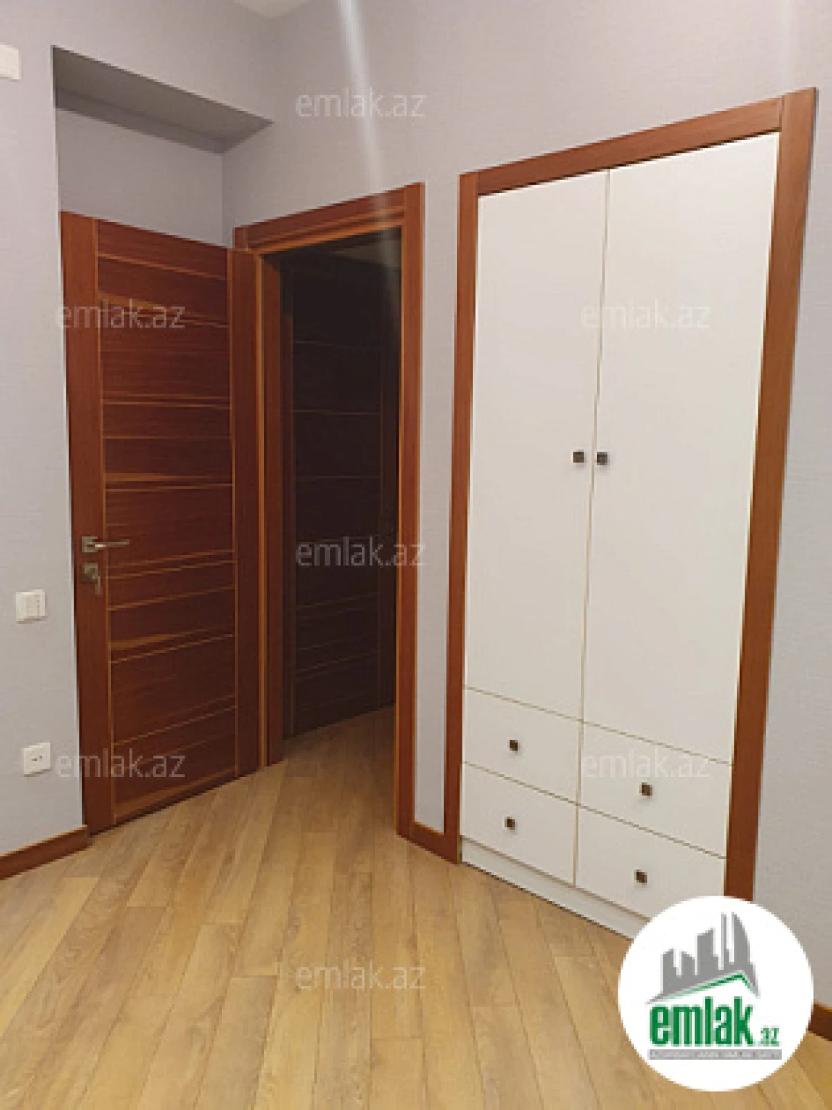 Satılır 4 otaqlı yeni tikili 130 m²