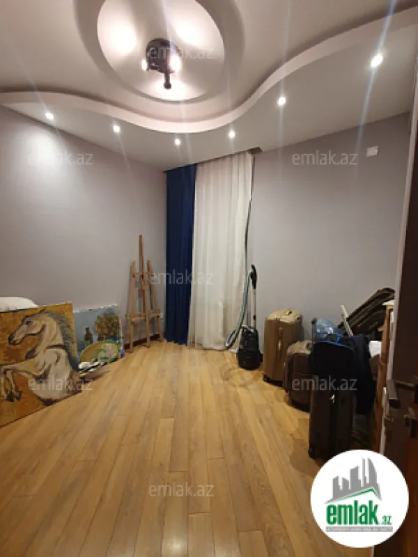 Satılır 4 otaqlı yeni tikili 130 m²
