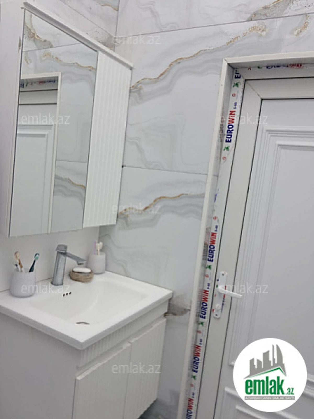 Satılır 4 otaqlı həyət evi 100 m²