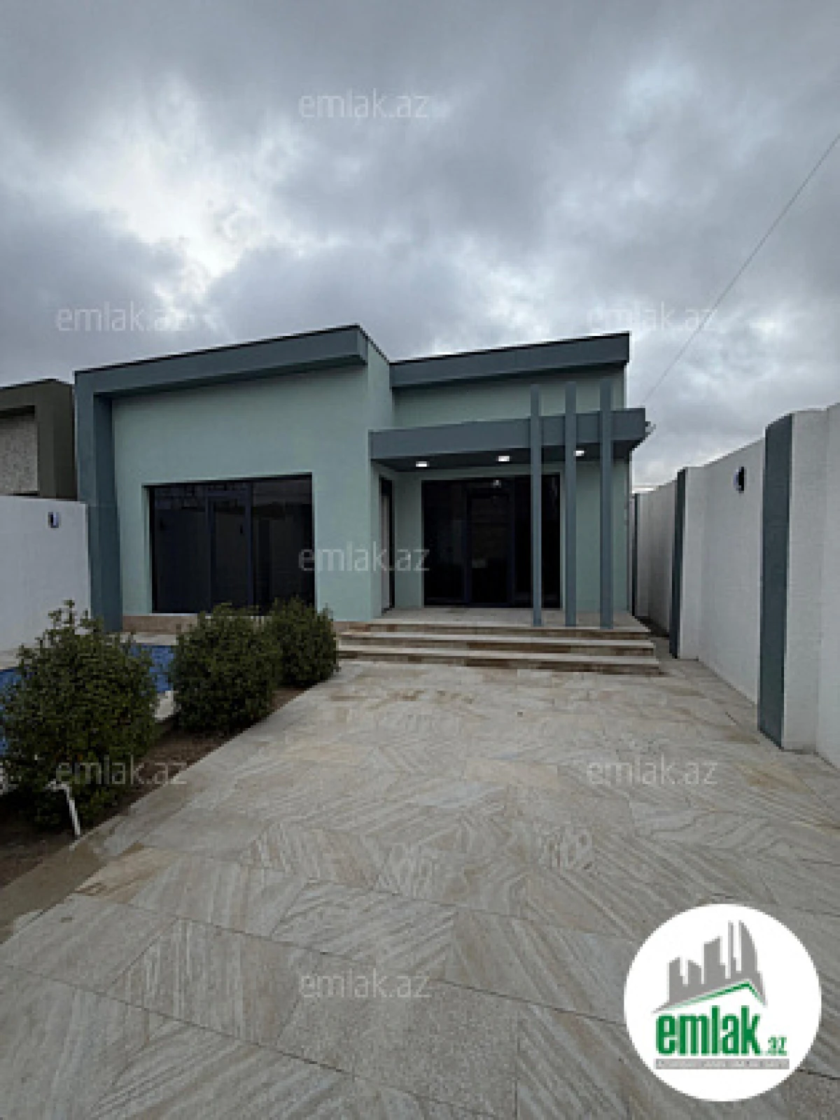 Satılır 4 otaqlı mənzil 100 m²