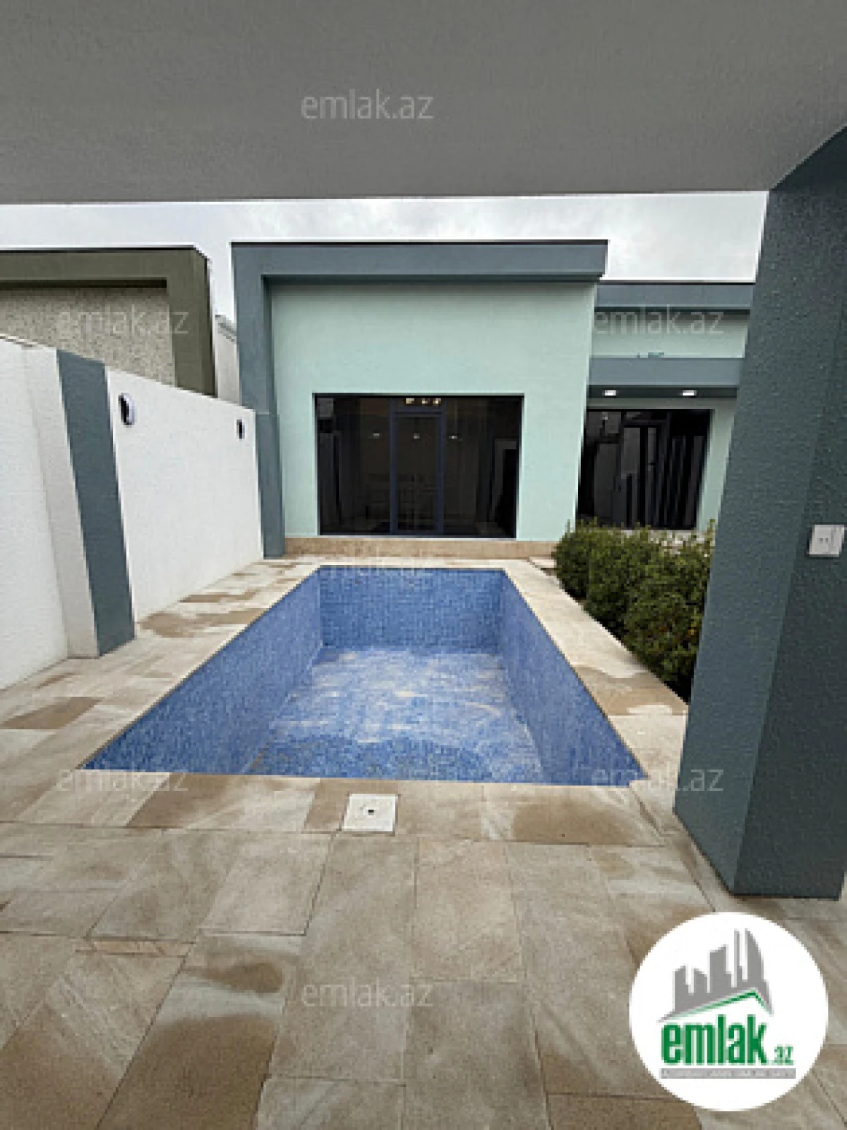 Satılır 4 otaqlı mənzil 100 m²