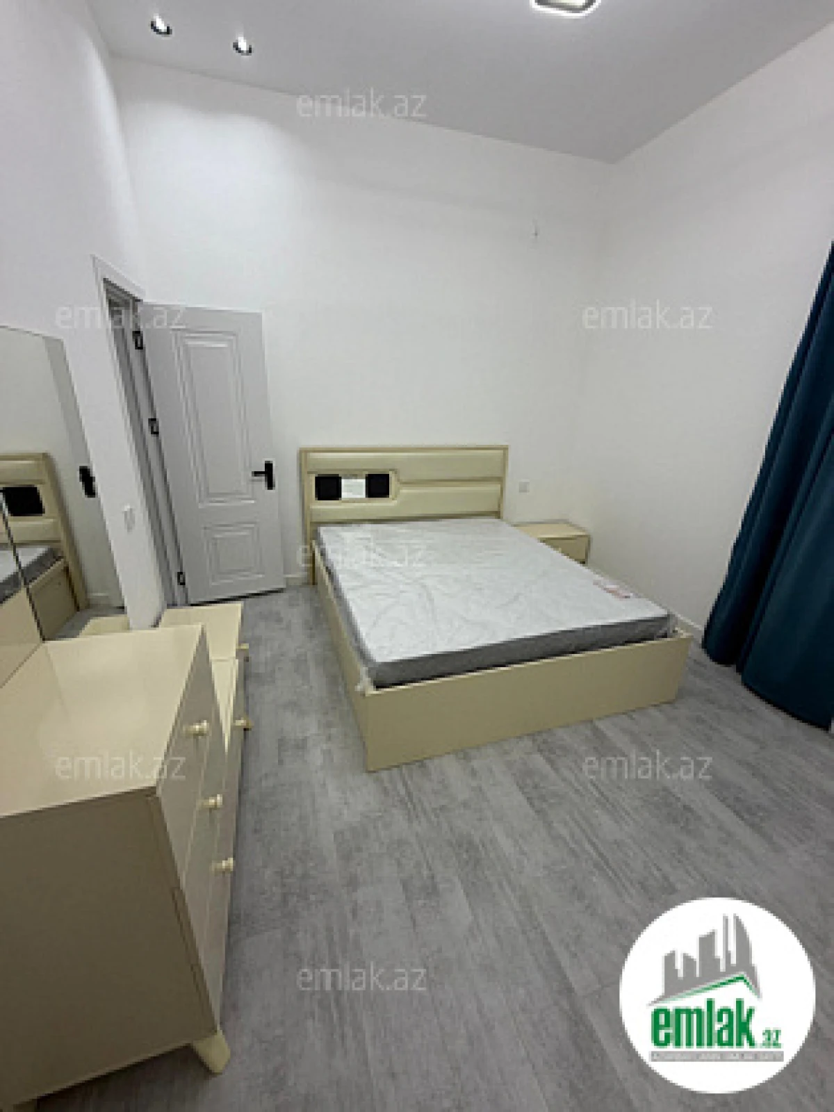 Satılır 4 otaqlı mənzil 100 m²