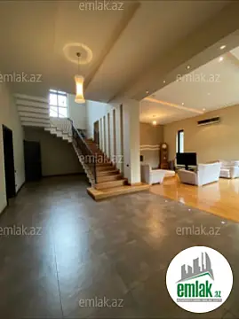 Satılır 8 otaqlı həyət evi 650 m²