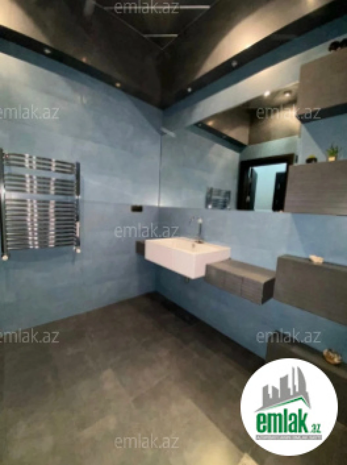 Satılır 8 otaqlı həyət evi 650 m²