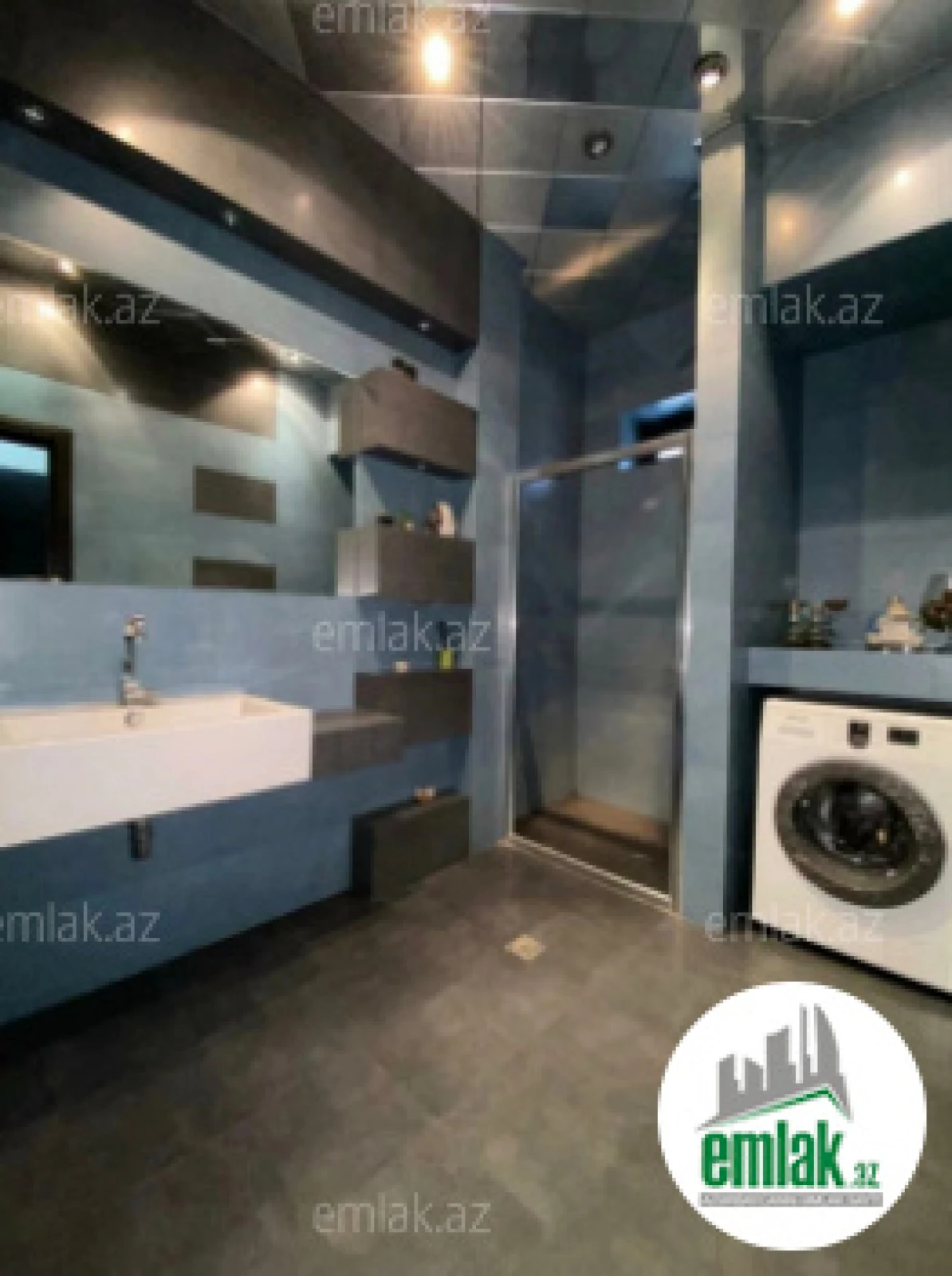 Satılır 8 otaqlı həyət evi 650 m²