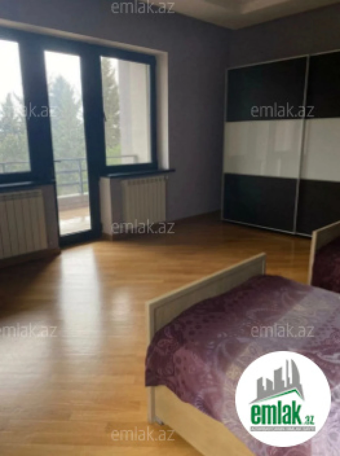Satılır 8 otaqlı həyət evi 650 m²