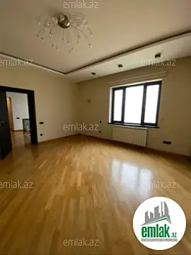 Satılır 8 otaqlı həyət evi 650 m²