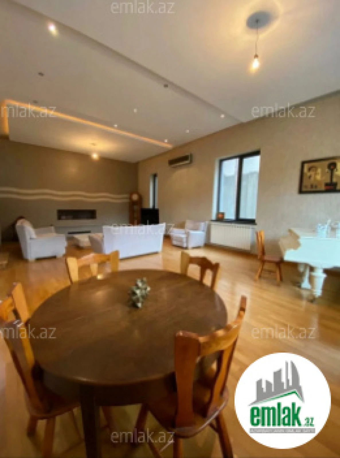 Satılır 8 otaqlı həyət evi 650 m²