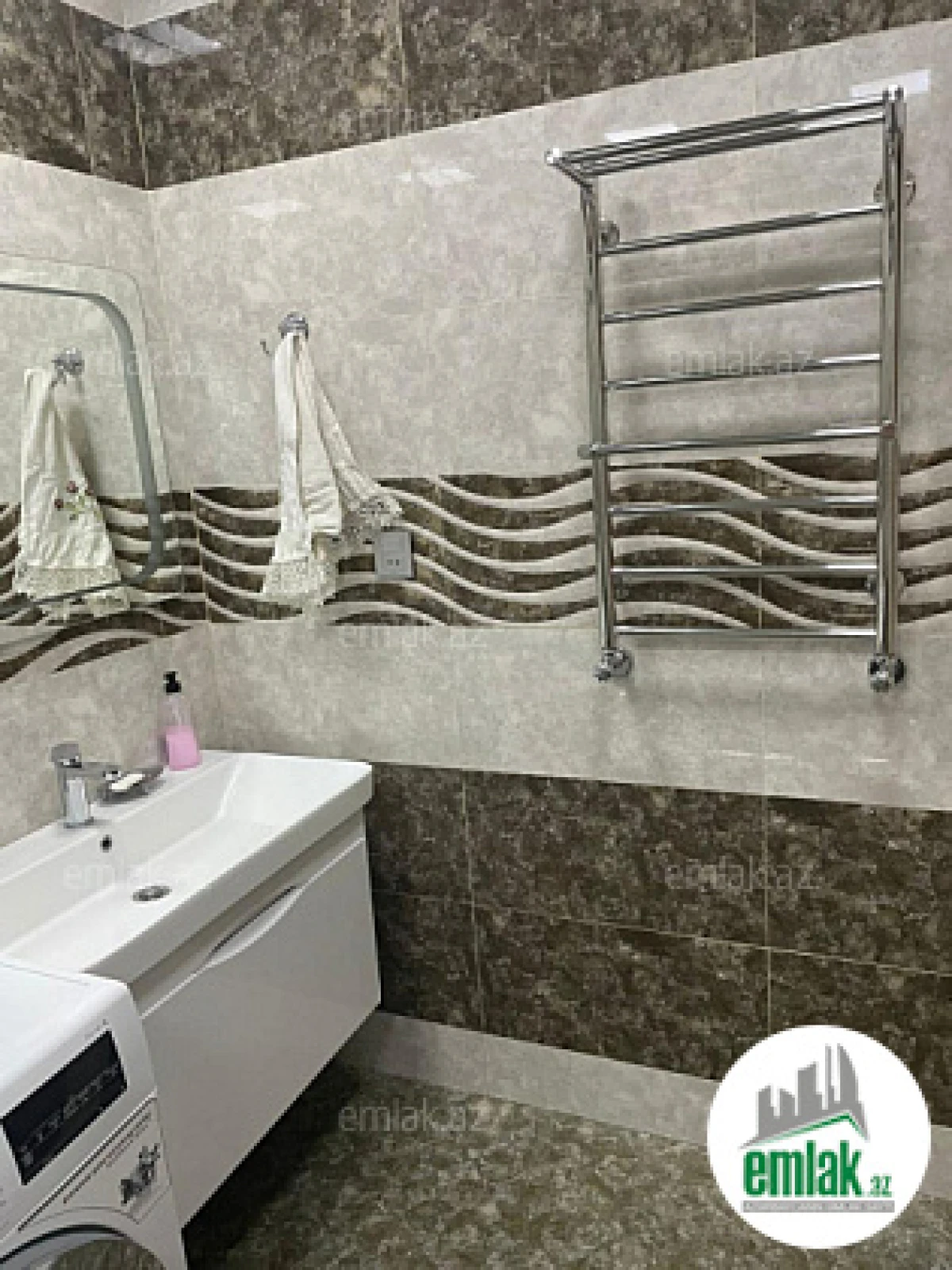 Satılır 3 otaqlı yeni tikili 127.4 m²