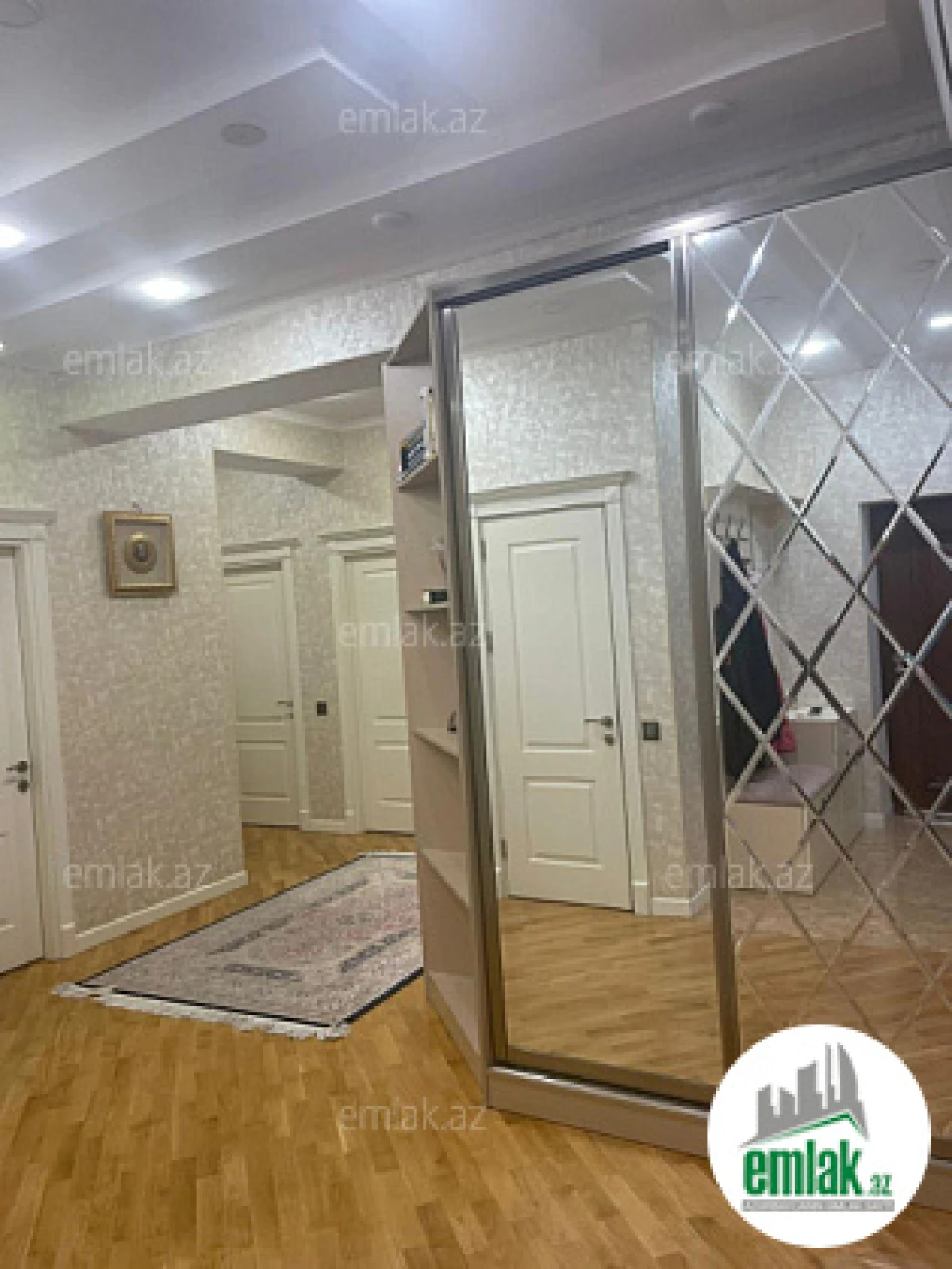 Satılır 3 otaqlı yeni tikili 127.4 m²
