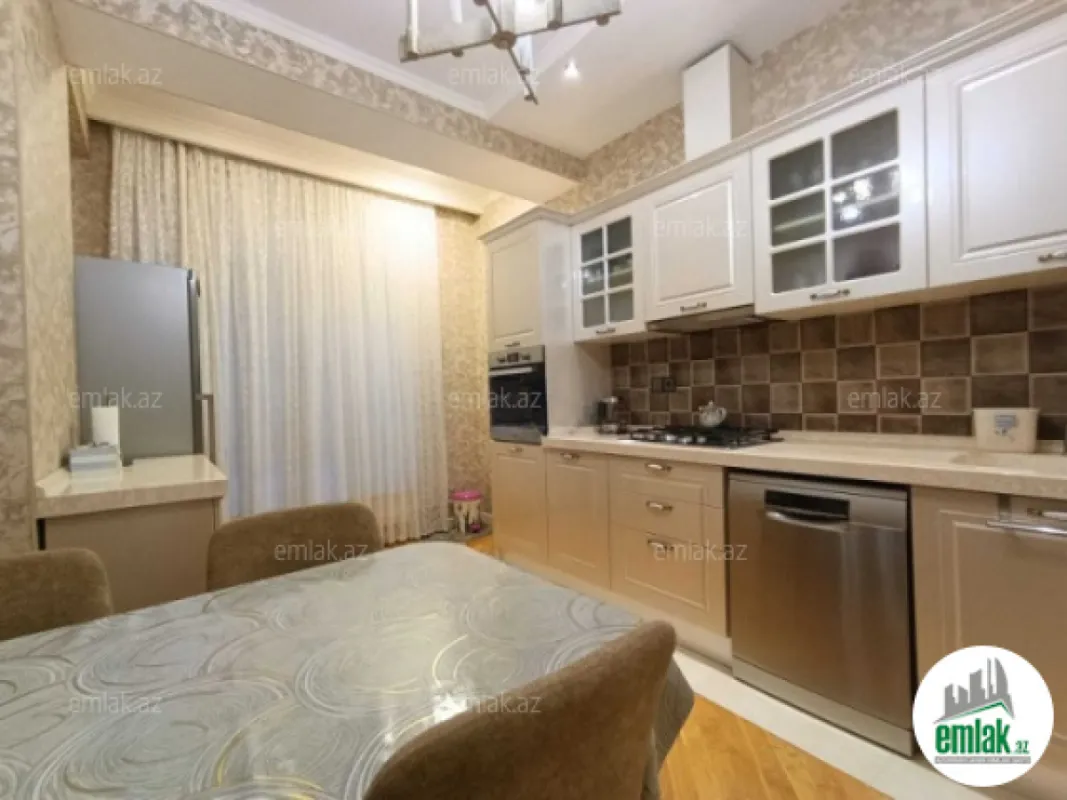 Satılır 3 otaqlı yeni tikili 127.4 m²
