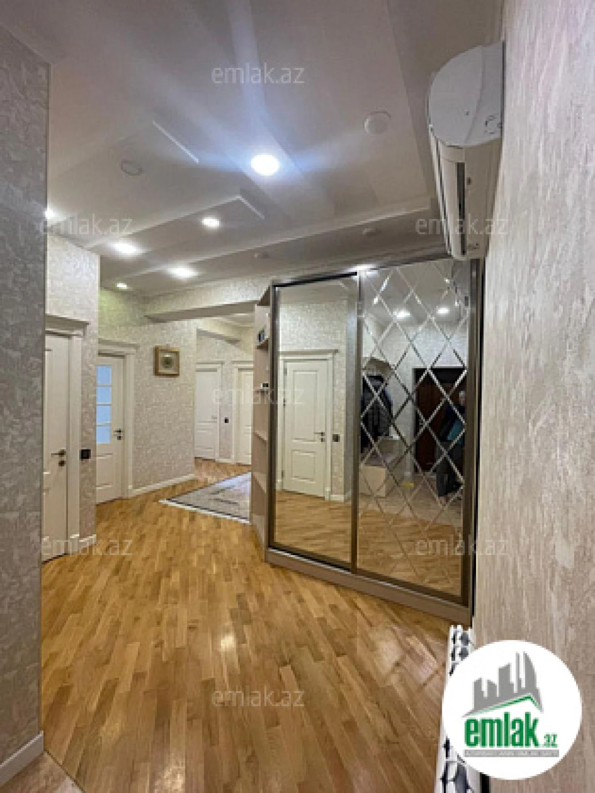 Satılır 3 otaqlı yeni tikili 127.4 m²