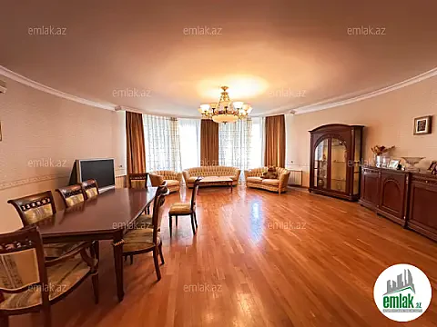 Satılır 4 otaqlı yeni tikili 240 m² — Bakı 4 otaq 240.00 m²