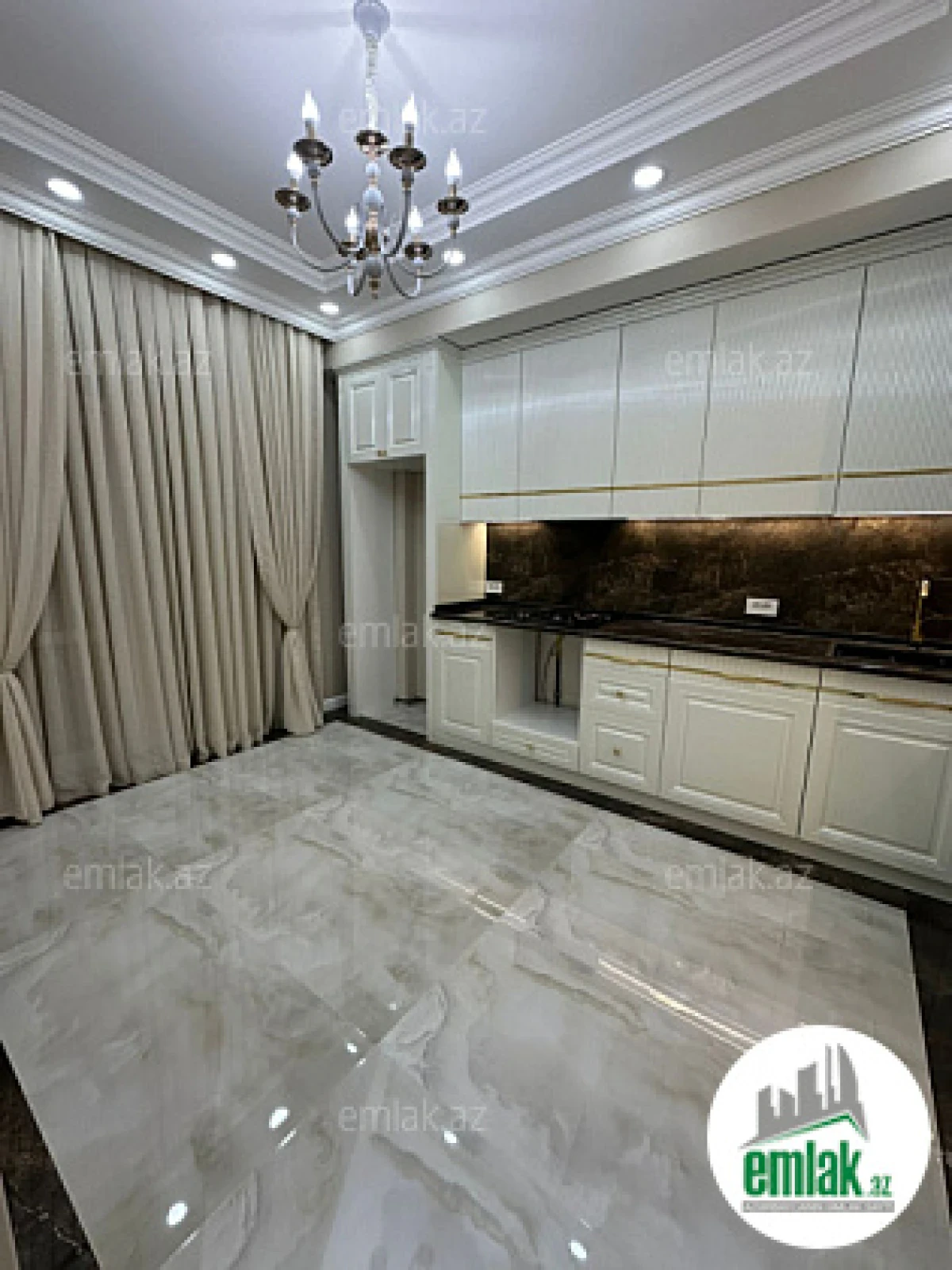Satılır 3 otaqlı yeni tikili 90 m²