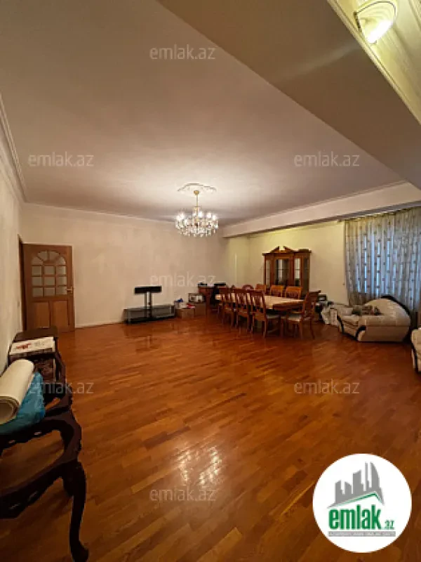Satılır 4 otaqlı yeni tikili 180 m²