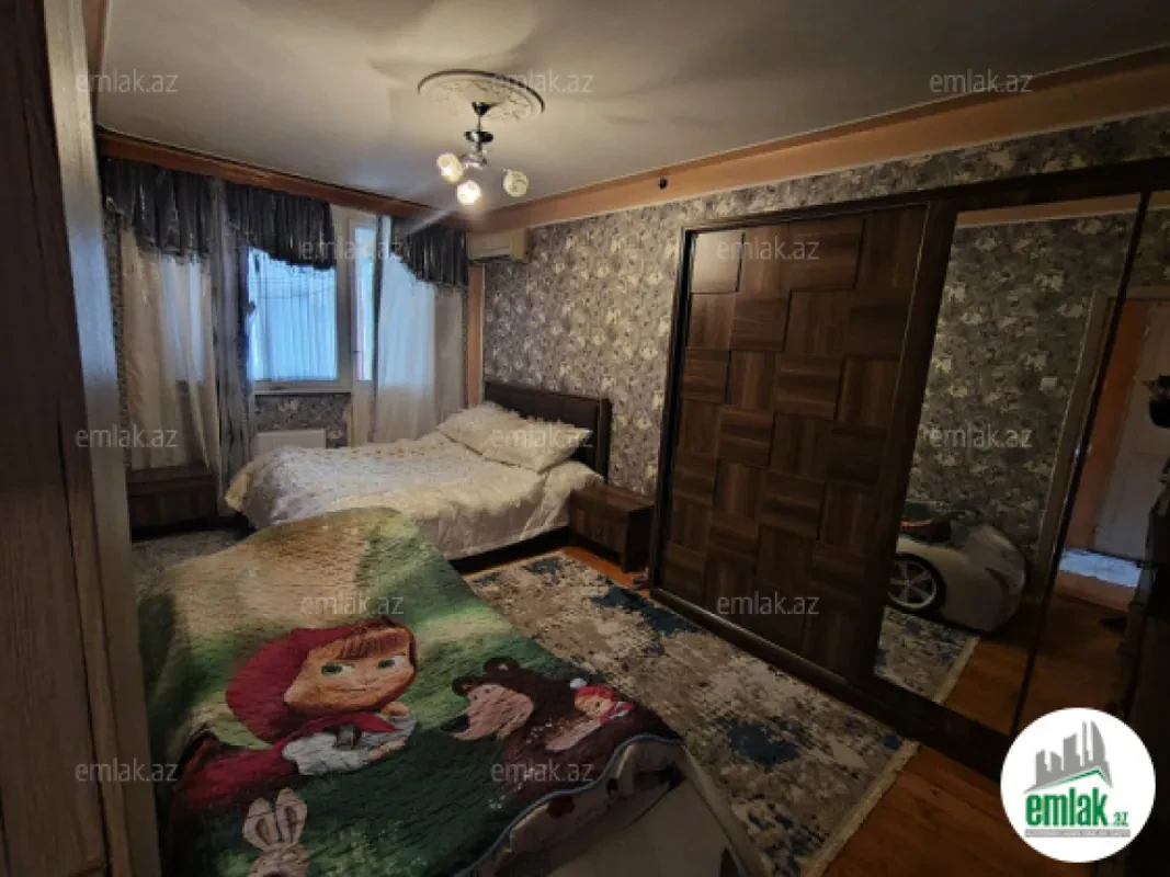 Satılır 3 otaqlı köhnə tikili 74 m²