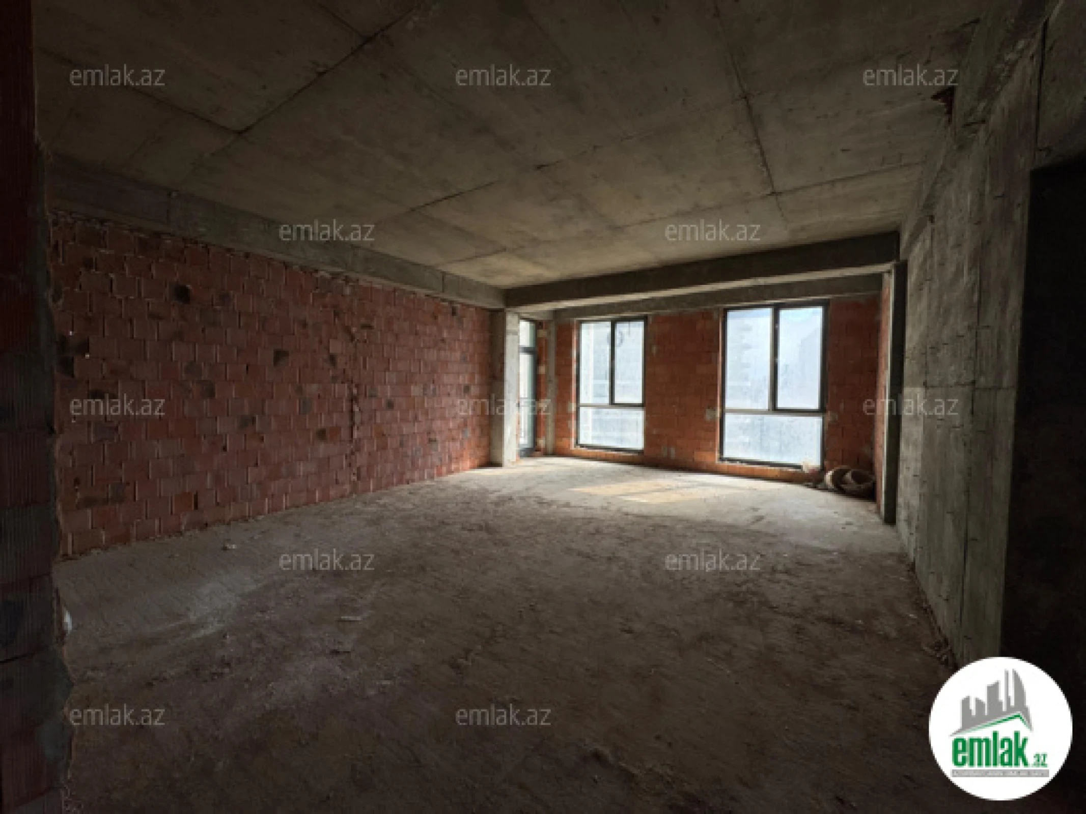 Satılır 4 otaqlı yeni tikili 175 m²