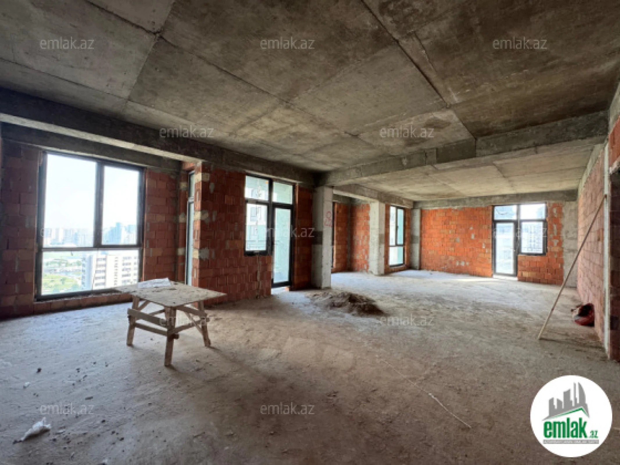 Satılır 4 otaqlı yeni tikili 175 m²