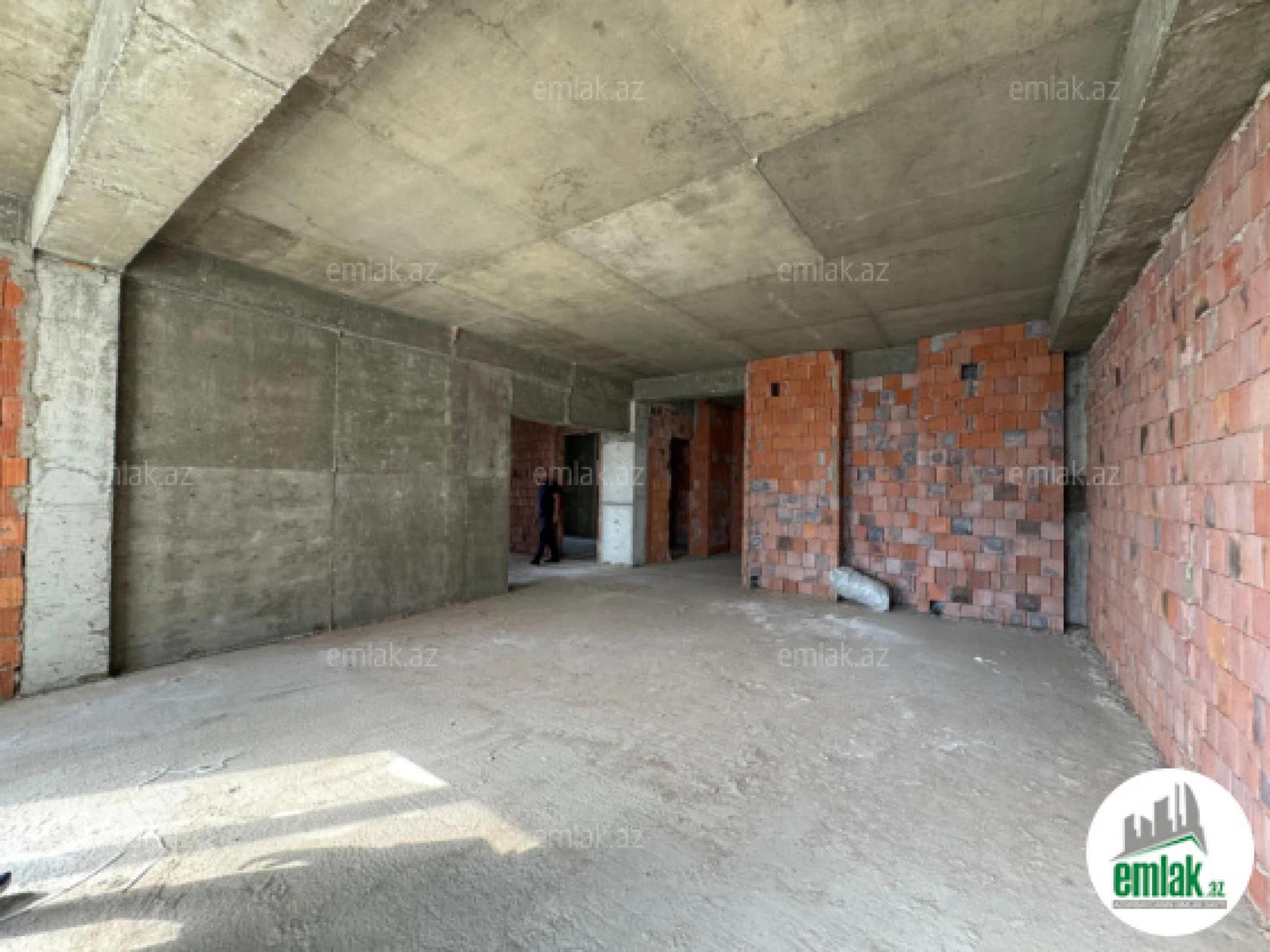 Satılır 4 otaqlı yeni tikili 175 m²