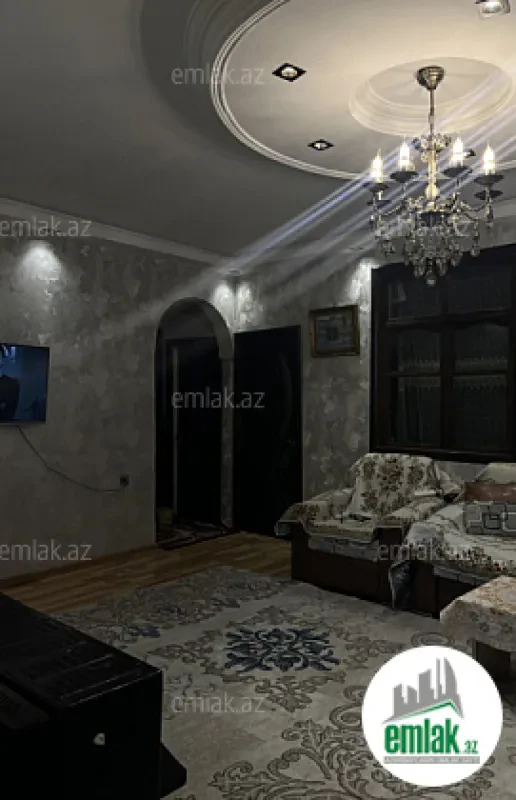 Satılır 4 otaqlı köhnə tikili 100 m²