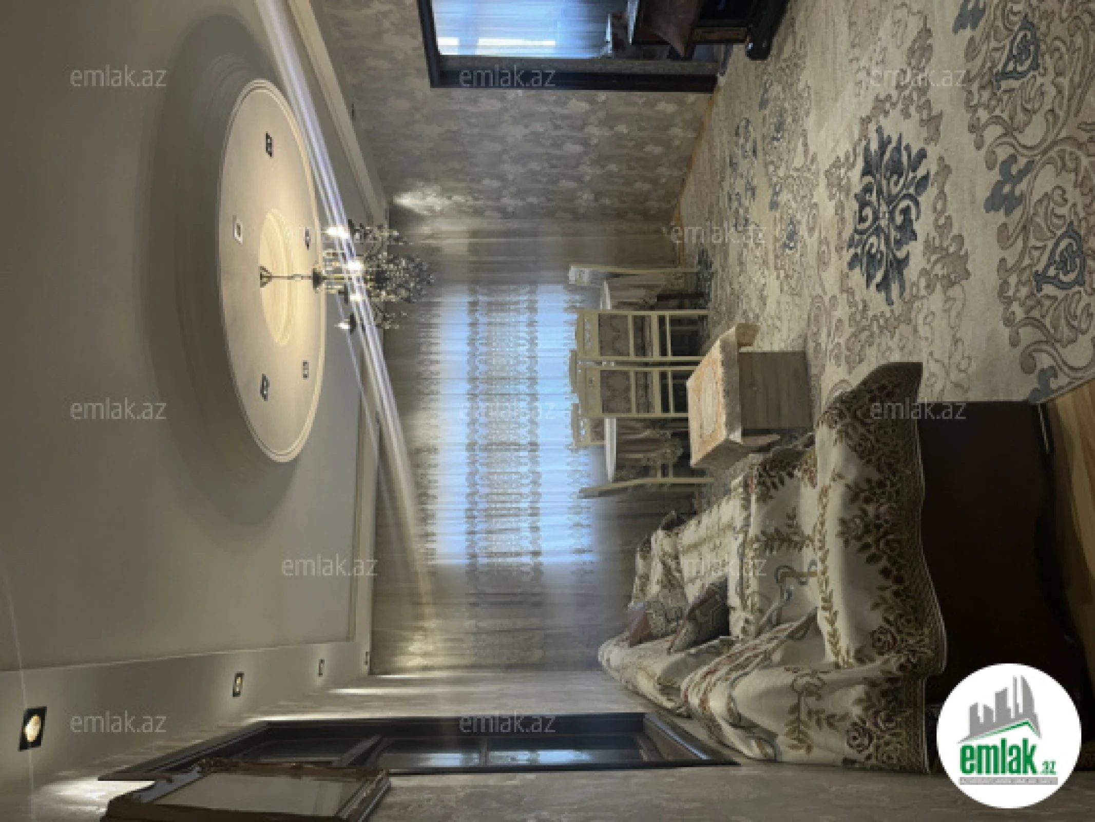 Satılır 4 otaqlı köhnə tikili 100 m²