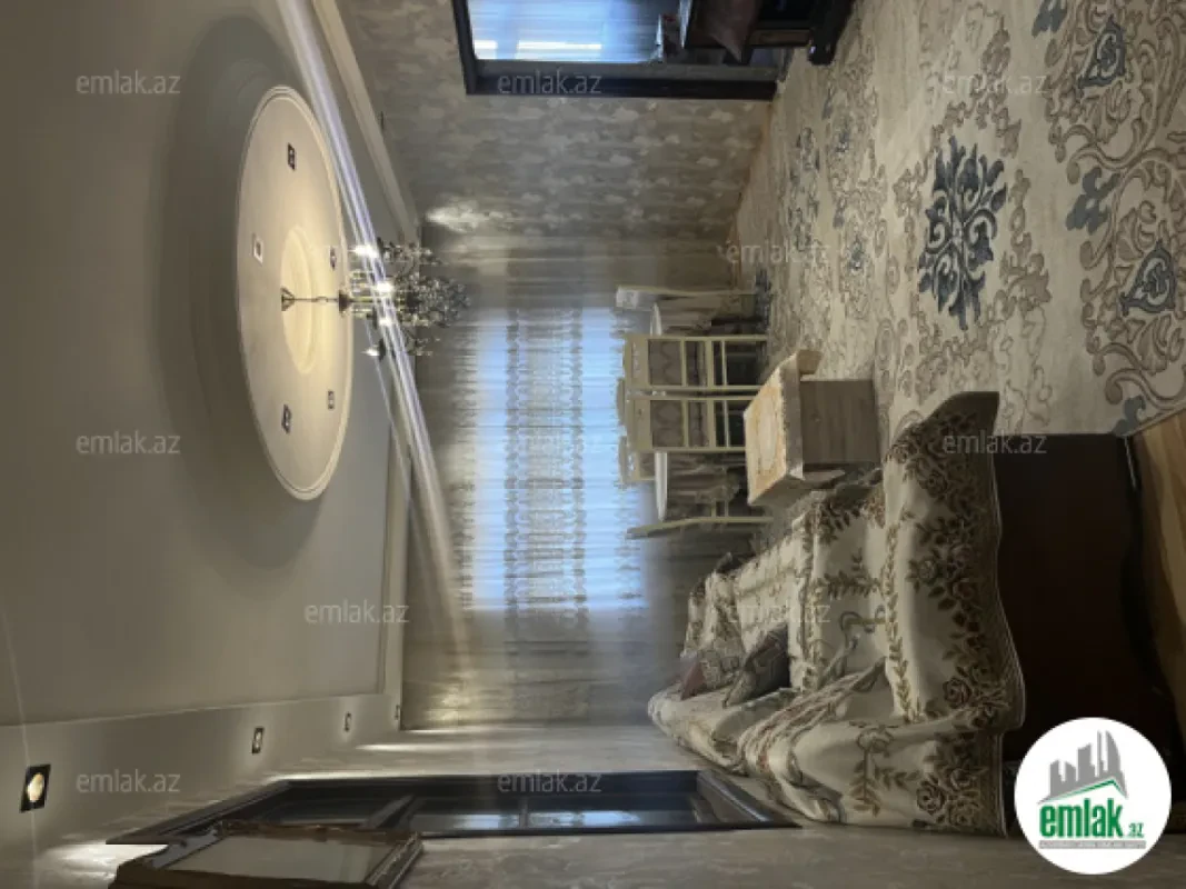 Satılır 4 otaqlı köhnə tikili 100 m²