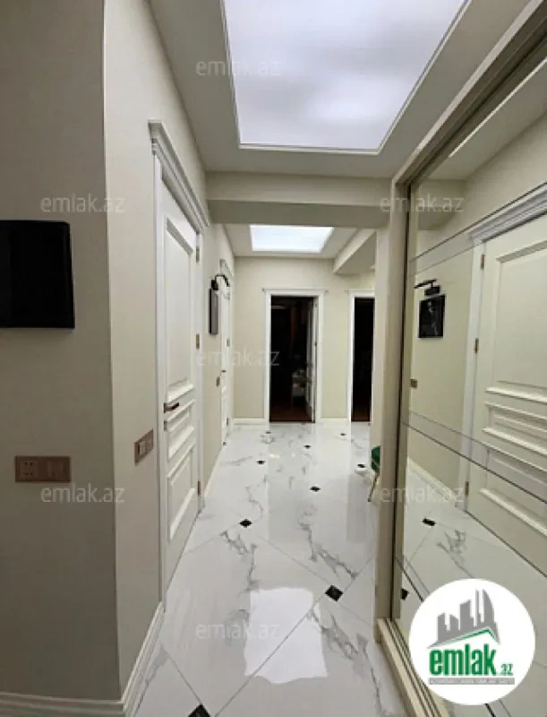 Satılır 3 otaqlı yeni tikili 125 m²