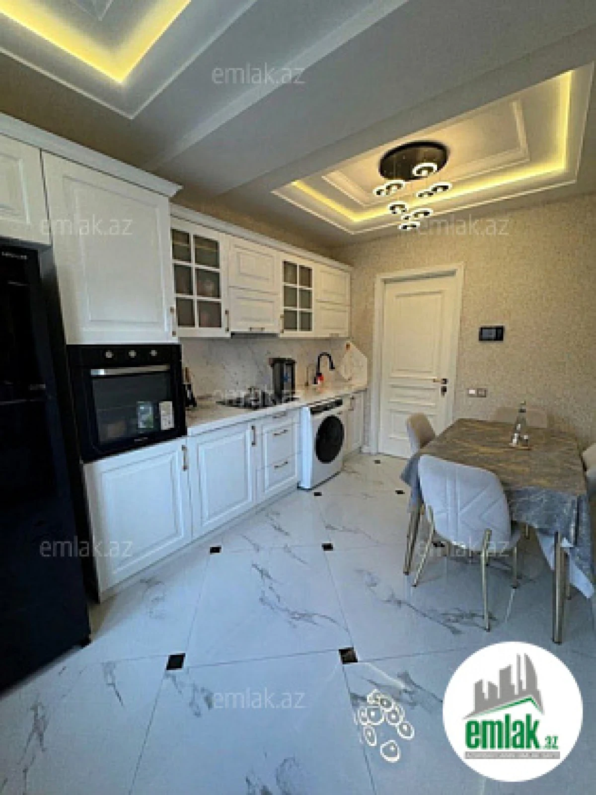 Satılır 3 otaqlı yeni tikili 125 m²