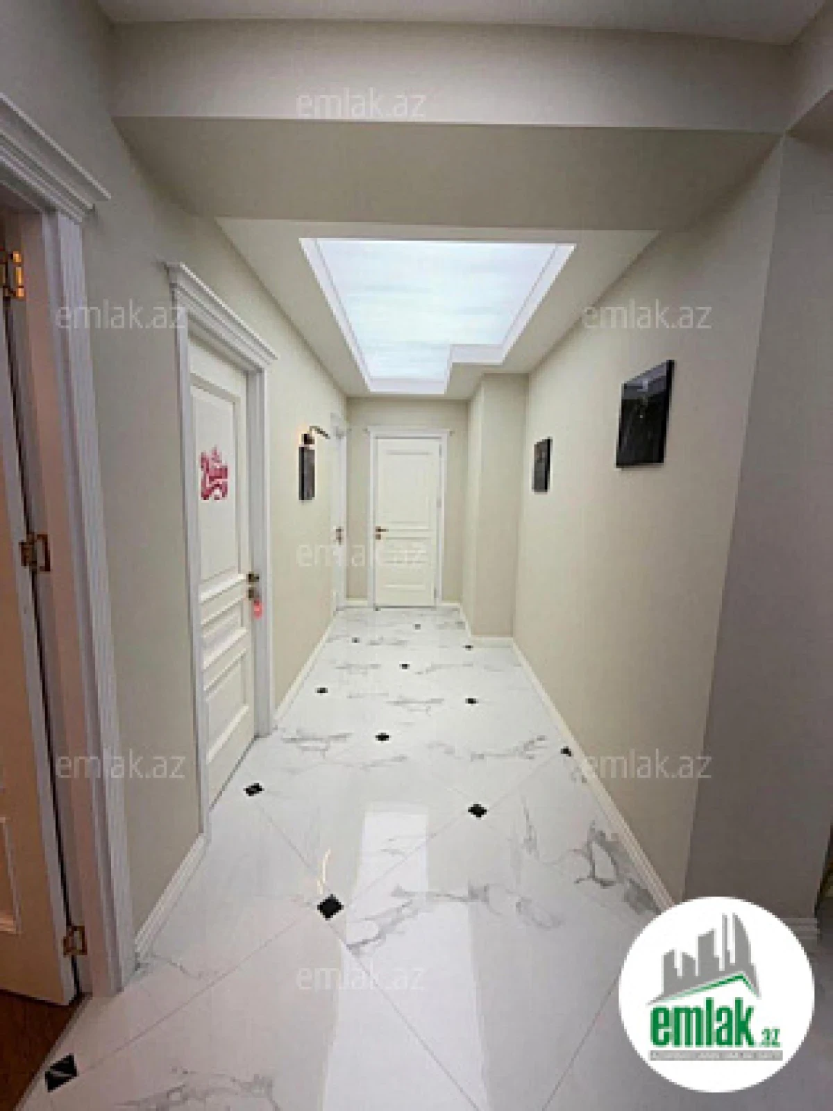 Satılır 3 otaqlı yeni tikili 125 m²