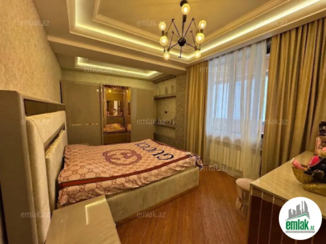 Satılır 3 otaqlı yeni tikili 125 m²